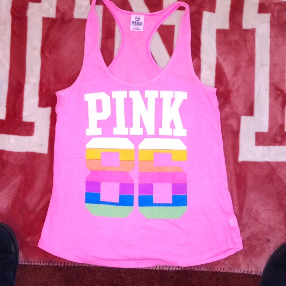 Vs pink logo tank